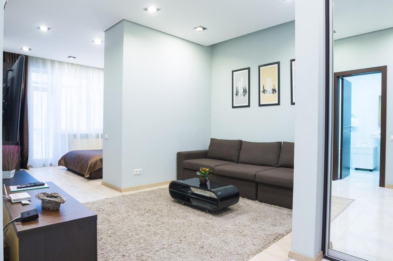 Navit Apartments With Breakfast, Near The Railway Station, The City Center And The Park Kiev Eksteriør billede
