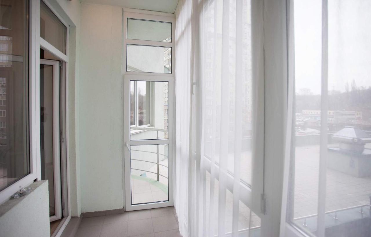 Navit Apartments With Breakfast, Near The Railway Station, The City Center And The Park Kiev Eksteriør billede