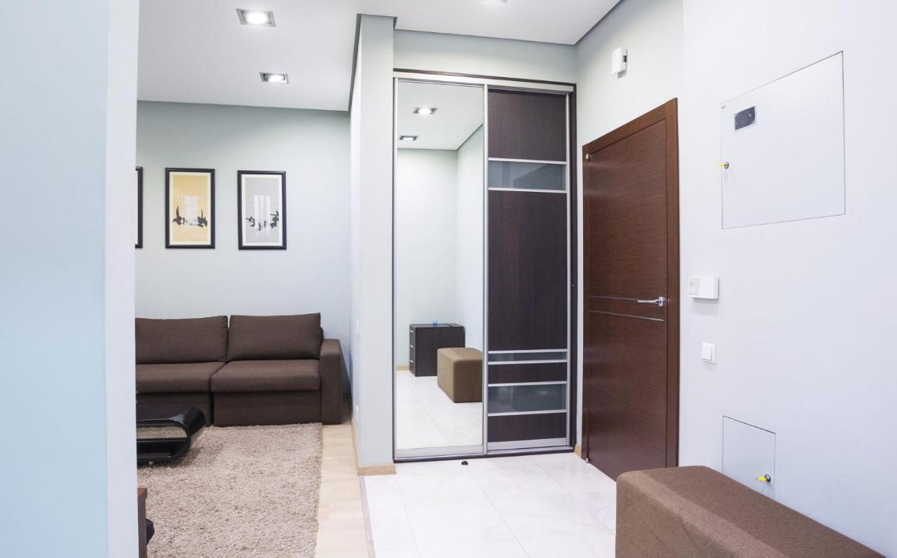 Navit Apartments With Breakfast, Near The Railway Station, The City Center And The Park Kiev Eksteriør billede